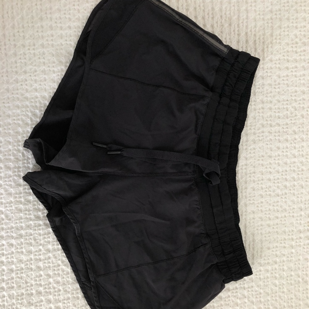 Lululemon Hotty Hot short